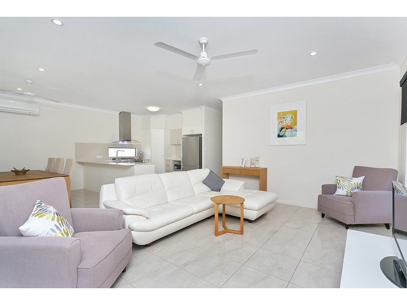 22 City View Crescent, Mooroobool QLD 4870