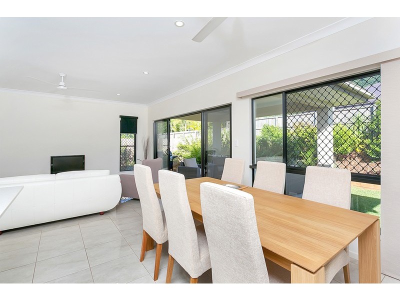 22 City View Crescent, Mooroobool QLD 4870