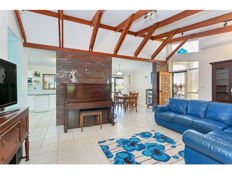 43 Carnation Drive, Mooroobool QLD 4870