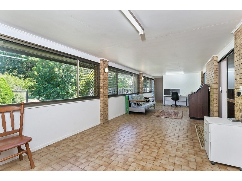 43 Carnation Drive, Mooroobool QLD 4870