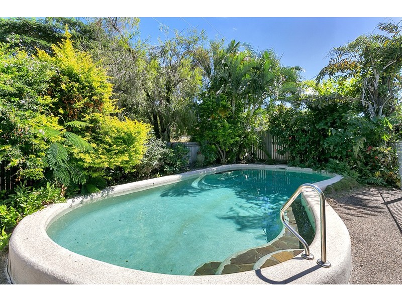 43 Carnation Drive, Mooroobool QLD 4870