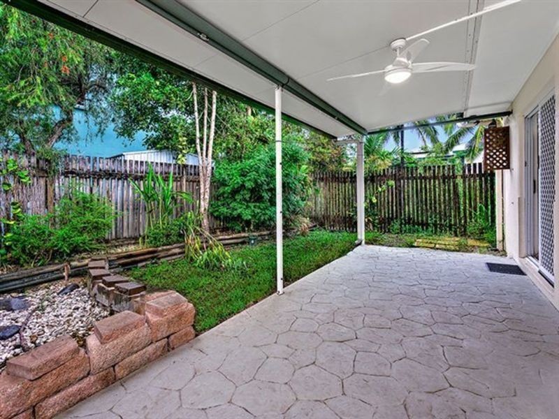 3/4 Ingham Court, Mooroobool QLD 4870