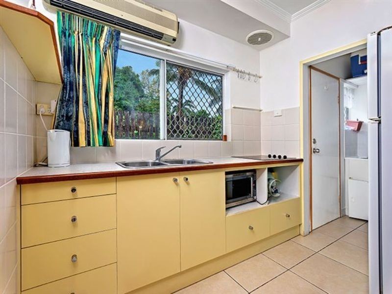 3/4 Ingham Court, Mooroobool QLD 4870