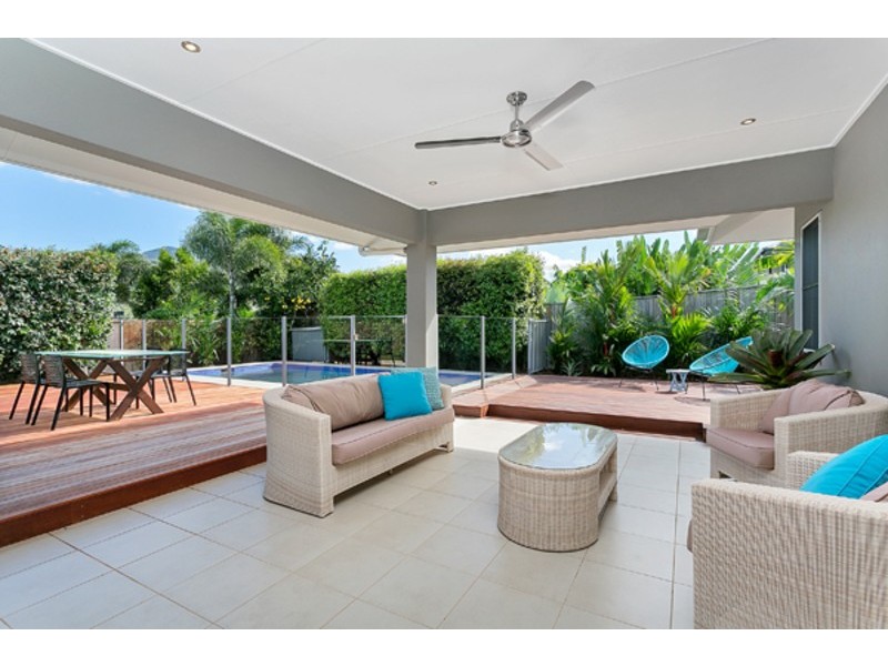 19 Catamaran Circuit, Trinity Beach QLD 4879
