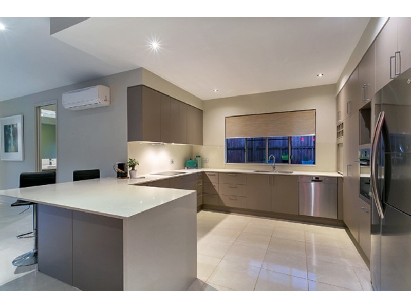 19 Catamaran Circuit, Trinity Beach QLD 4879