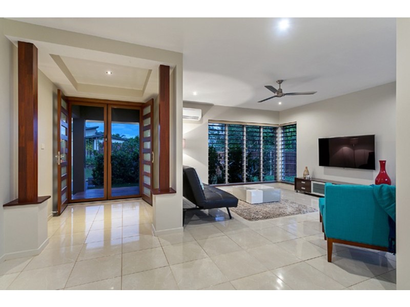 19 Catamaran Circuit, Trinity Beach QLD 4879
