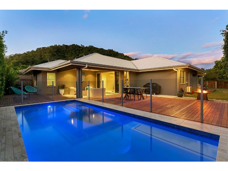 19 Catamaran Circuit, Trinity Beach QLD 4879