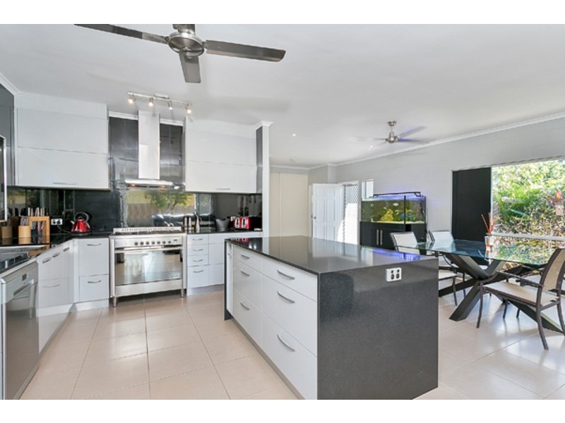 165 Loridan Drive, Brinsmead QLD 4870