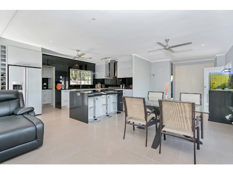 165 Loridan Drive, Brinsmead QLD 4870