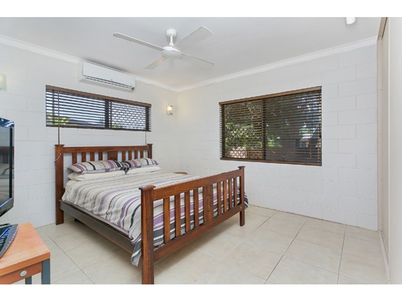 36 Lavender Street, Mooroobool QLD 4870