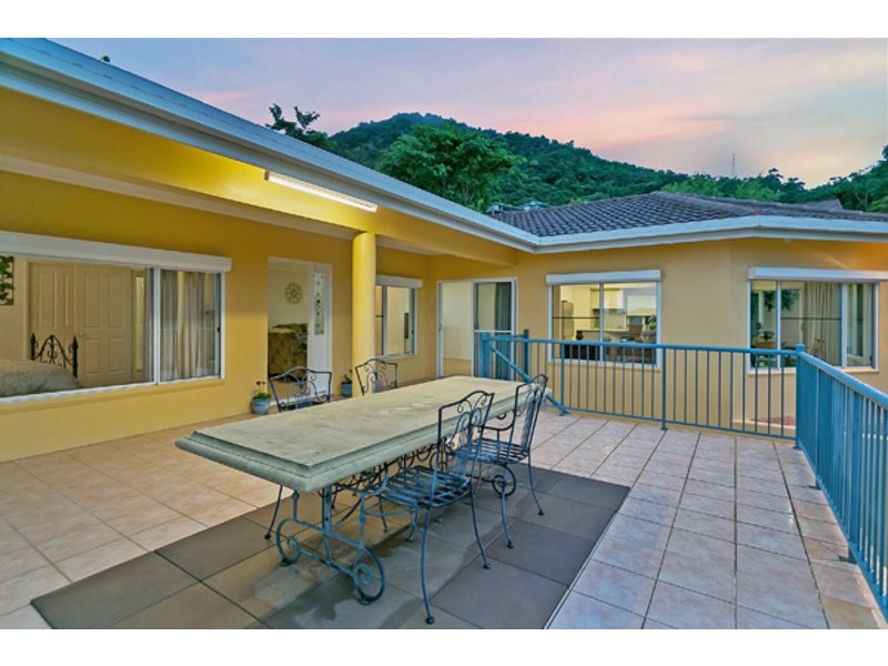 3 Olfersia Court, Mooroobool QLD 4870