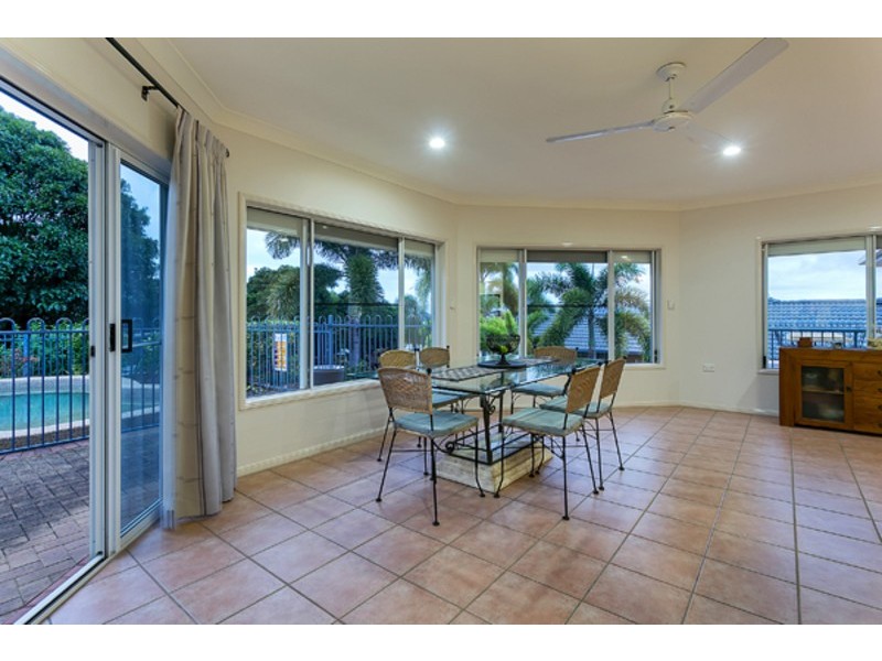 3 Olfersia Court, Mooroobool QLD 4870