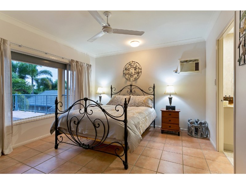 3 Olfersia Court, Mooroobool QLD 4870