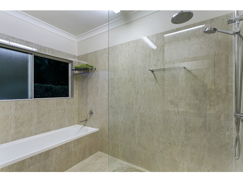 3 Olfersia Court, Mooroobool QLD 4870