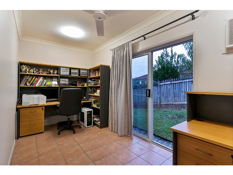 3 Olfersia Court, Mooroobool QLD 4870