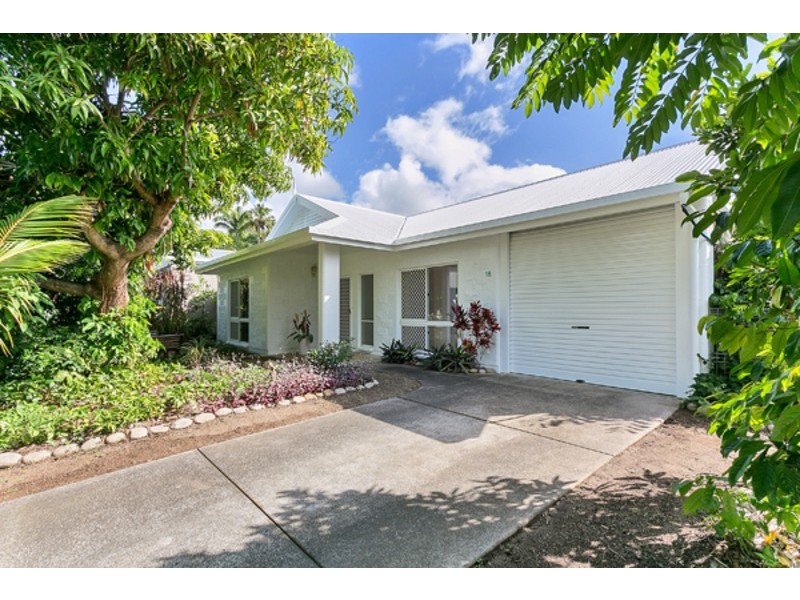 18 Kangaroo Street, Bentley Park QLD 4869