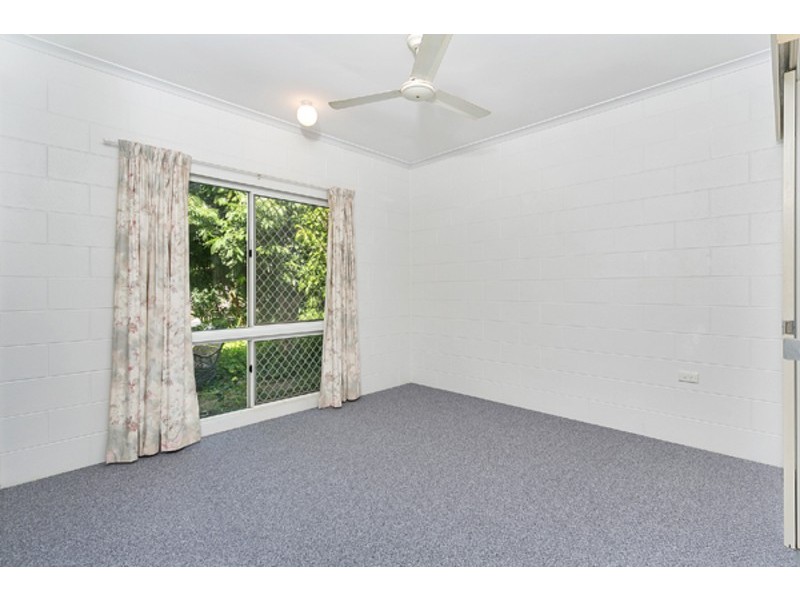 18 Kangaroo Street, Bentley Park QLD 4869