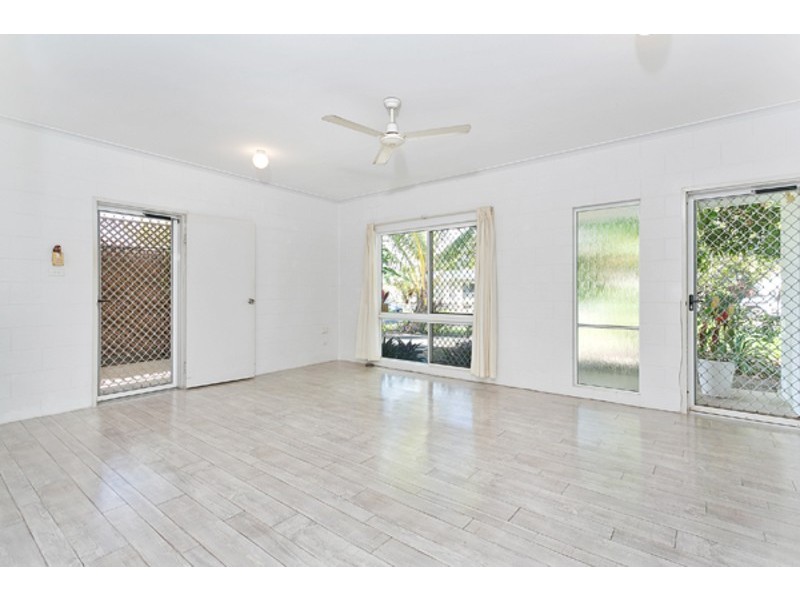 18 Kangaroo Street, Bentley Park QLD 4869