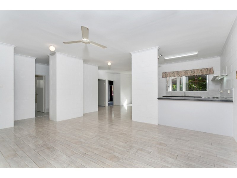 18 Kangaroo Street, Bentley Park QLD 4869