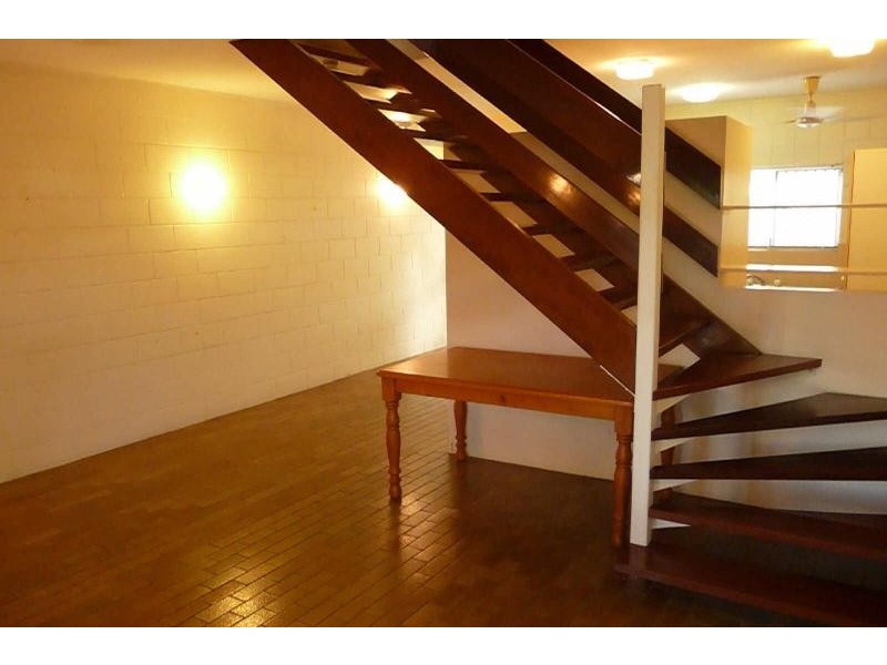 6/11 Pioneer Street, Manoora QLD 4870