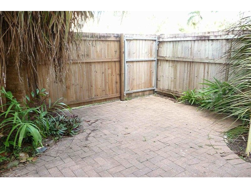 6/11 Pioneer Street, Manoora QLD 4870