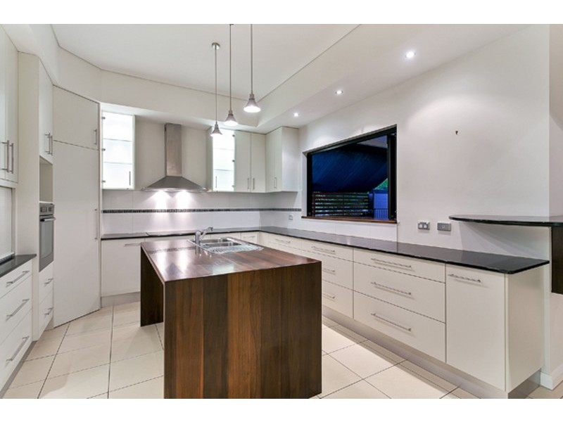 13 Willie Ming Close, Redlynch QLD 4870