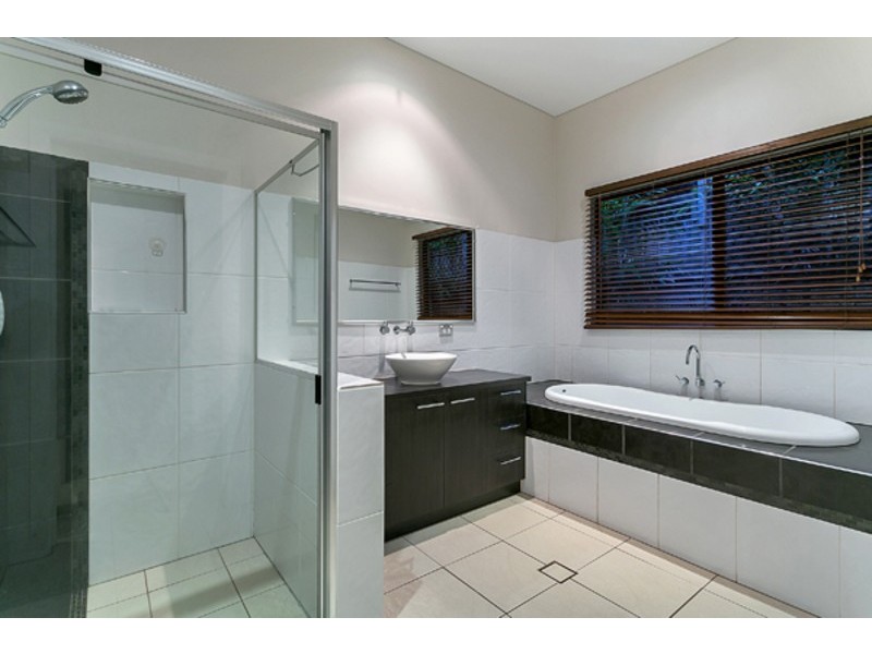 13 Willie Ming Close, Redlynch QLD 4870