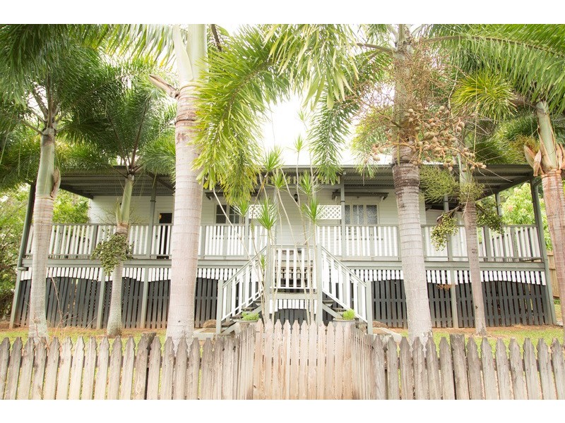 2A  Martin Street, Freshwater QLD 4870