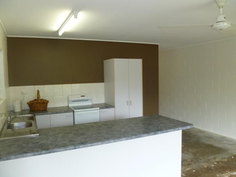 2/7 Blantyre Close, Manunda QLD 4870