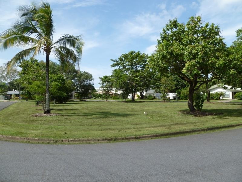 2/7 Blantyre Close, Manunda QLD 4870