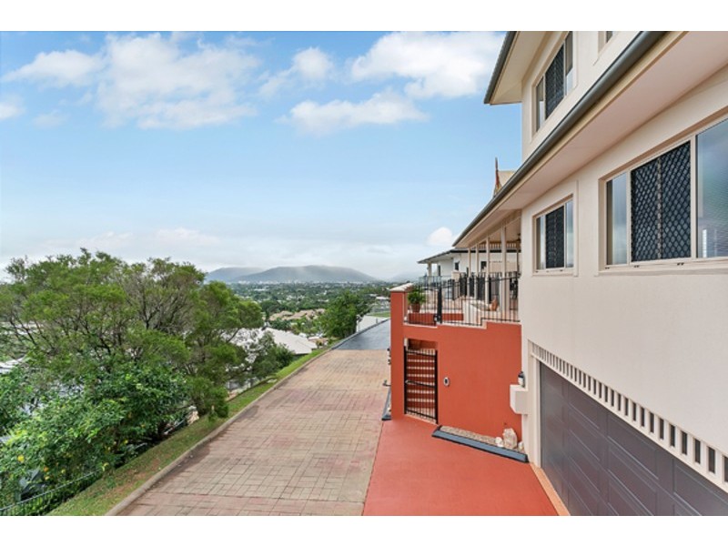 5 Caleb Court, Mooroobool QLD 4870