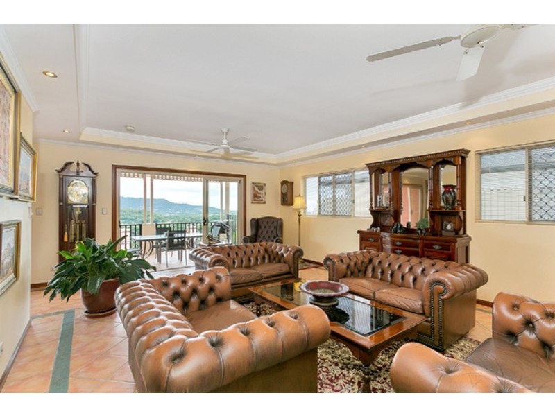 5 Caleb Court, Mooroobool QLD 4870