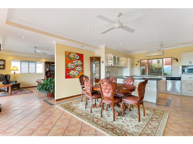 5 Caleb Court, Mooroobool QLD 4870