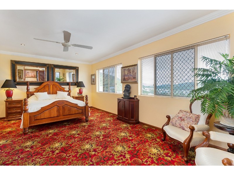 5 Caleb Court, Mooroobool QLD 4870