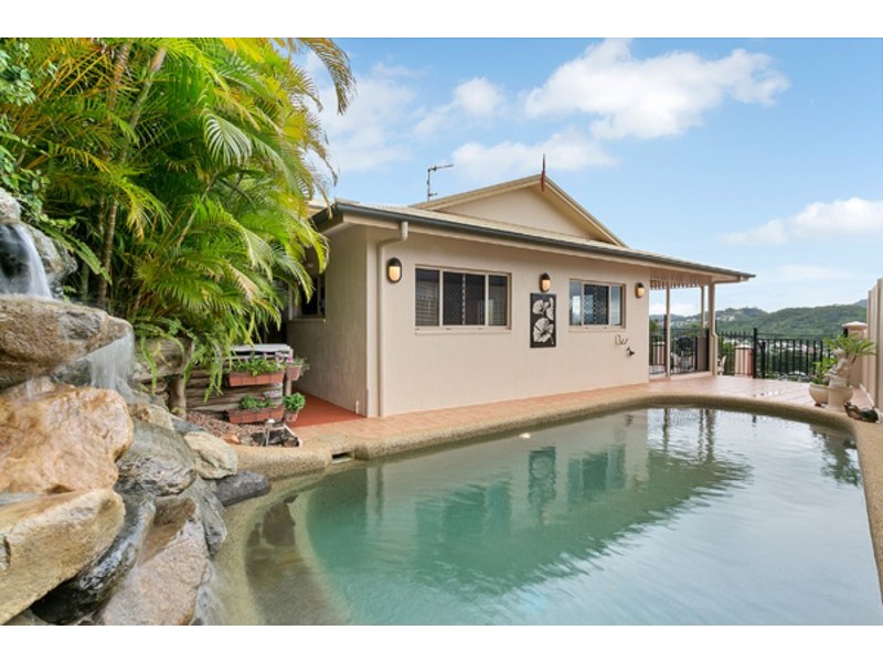 5 Caleb Court, Mooroobool QLD 4870