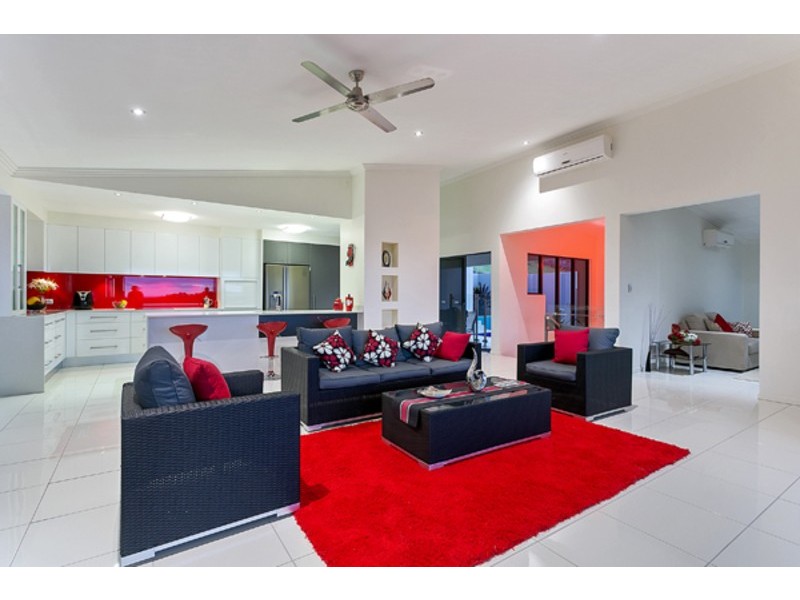 7 Sergeant Street, Kanimbla QLD 4870