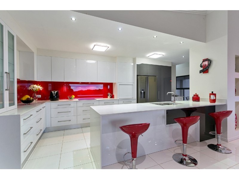 7 Sergeant Street, Kanimbla QLD 4870