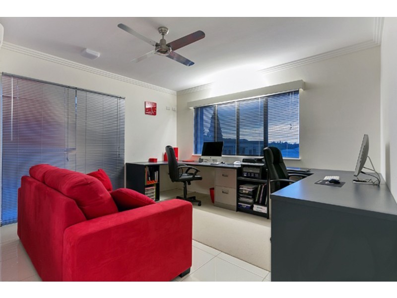 7 Sergeant Street, Kanimbla QLD 4870