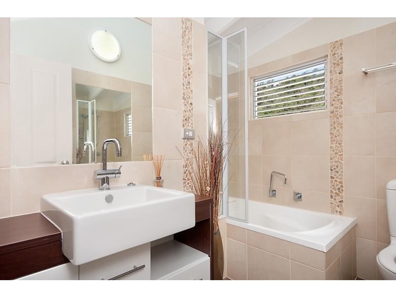 7 Aldinga Close, Whitfield QLD 4870