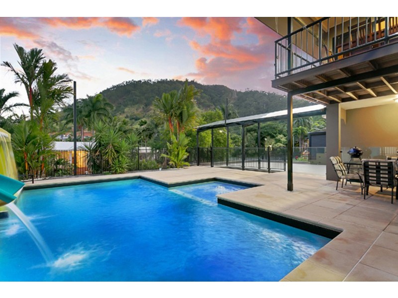 8 Robin Close, Bayview Heights QLD 4868