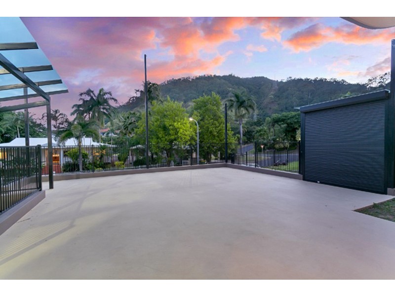8 Robin Close, Bayview Heights QLD 4868