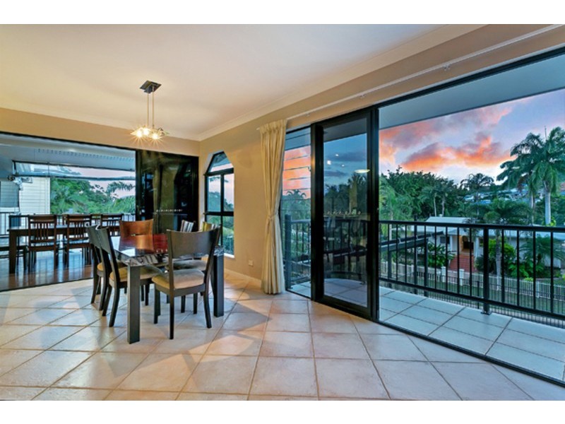 8 Robin Close, Bayview Heights QLD 4868