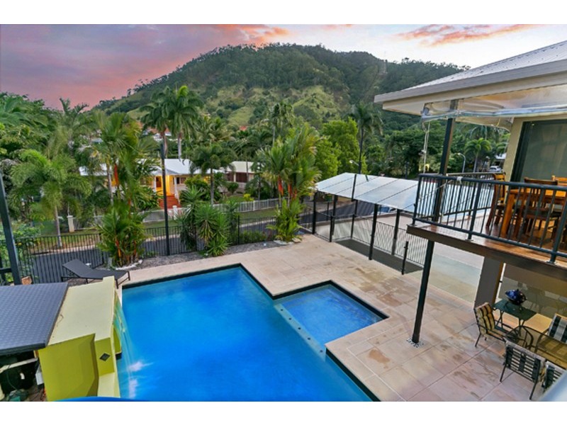 8 Robin Close, Bayview Heights QLD 4868