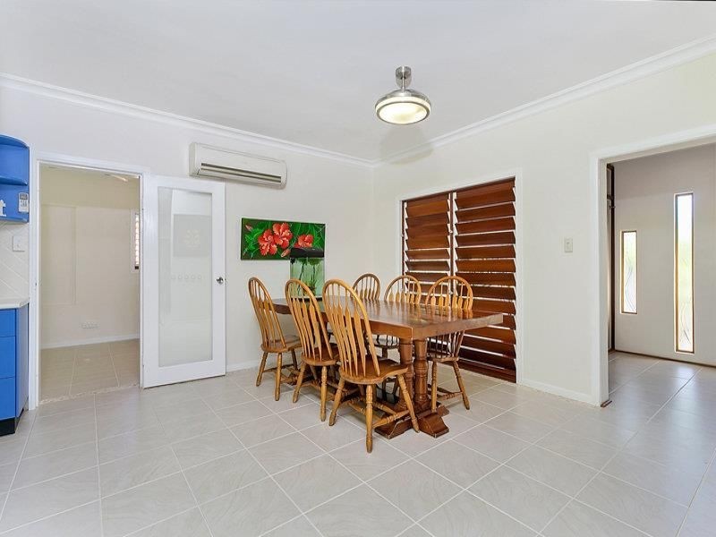 5 Scarborough Close, Kewarra Beach QLD 4879