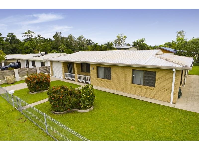 33 Beatrice Street, Mooroobool QLD 4870