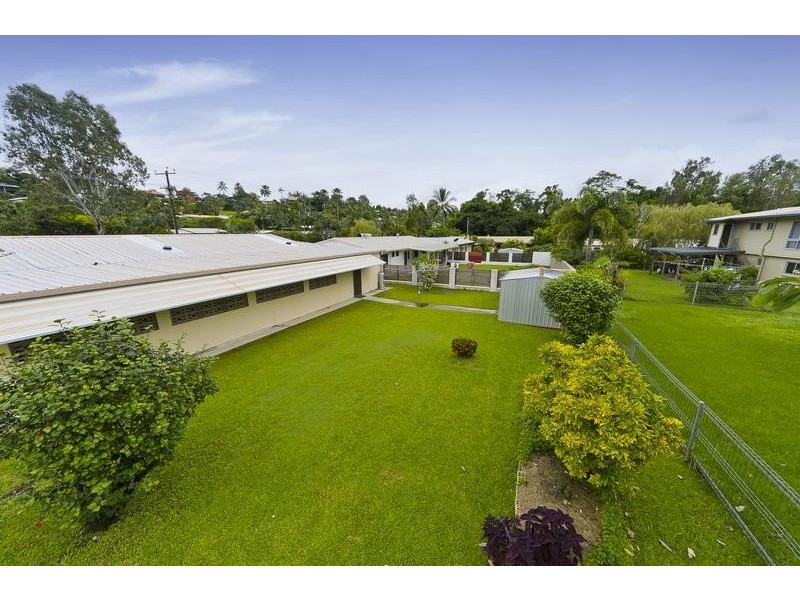 33 Beatrice Street, Mooroobool QLD 4870