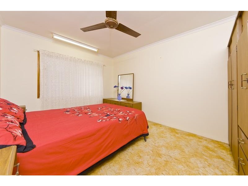 33 Beatrice Street, Mooroobool QLD 4870