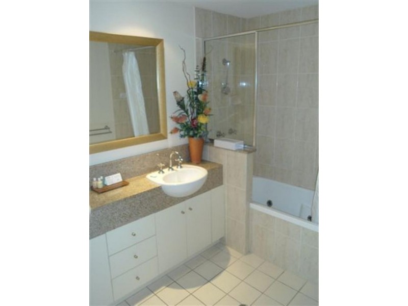 1121/2 Greenslopes St, Cairns North QLD 4870