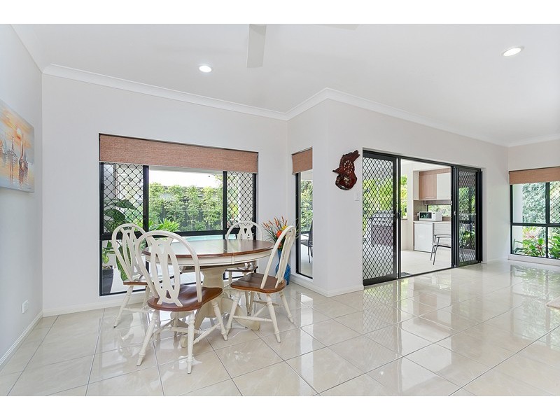 8 Kaban Grove, Trinity Park QLD 4879