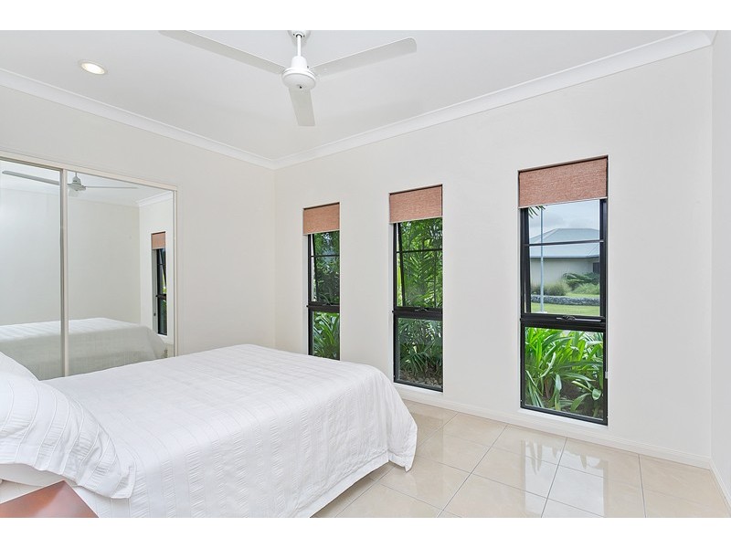 8 Kaban Grove, Trinity Park QLD 4879